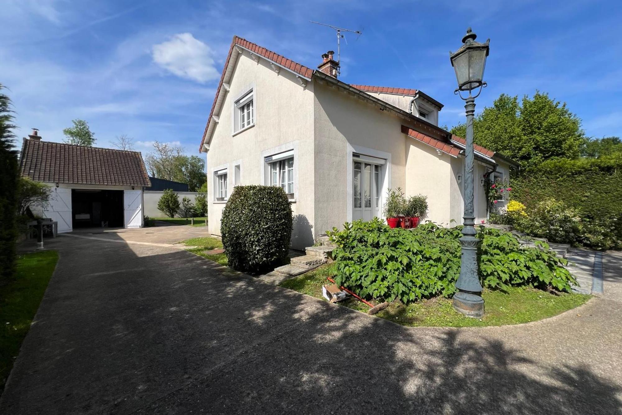 Les Sablons Villa La Houssaye-en-Brie Buitenkant foto