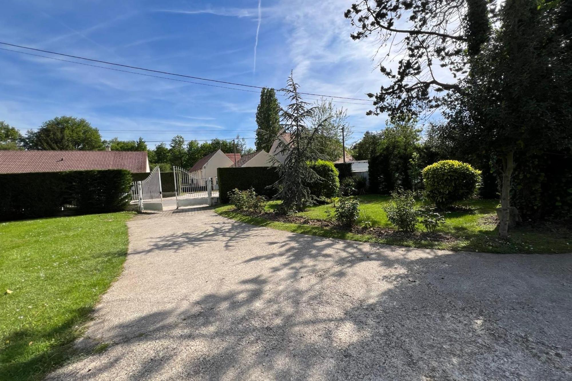 Les Sablons Villa La Houssaye-en-Brie Buitenkant foto